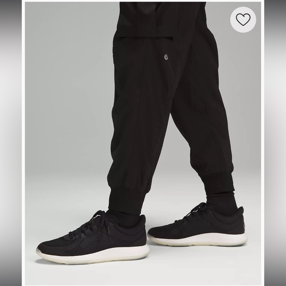 Dance Studio Relaxed-Fit Mid-Rise Cargo Jogger in BLACK Sz MEDIUM - Picture 5 of 15